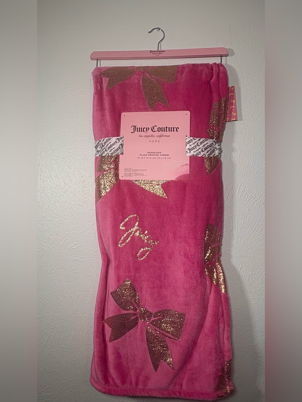 Juicy Couture Hot Pink Plush Throw with Gold Bow Accents size 60x70in